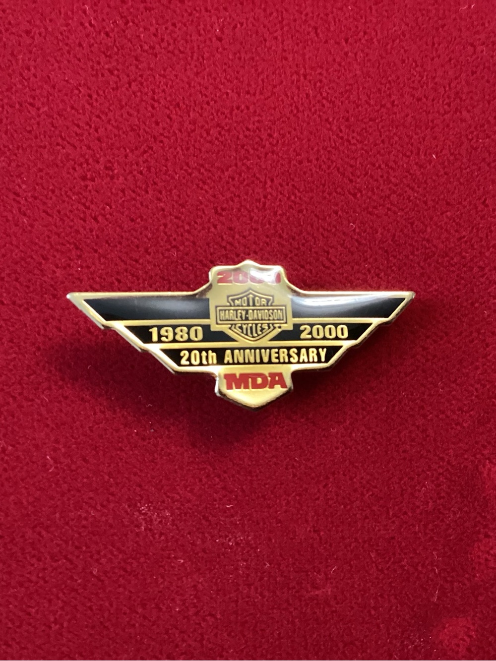 Harley-Davidson Black & Gold Vintage 20th Anniversary MDA Wing Pin